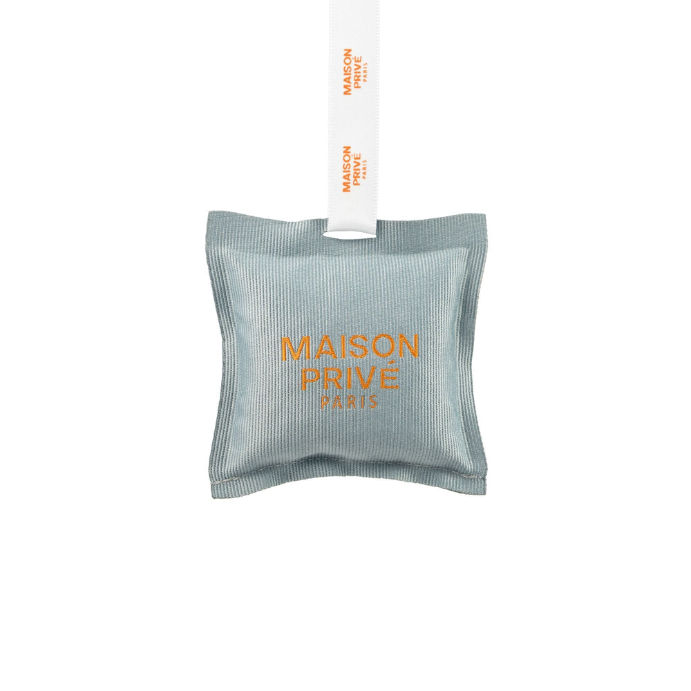 
                  
                    Automobilio kvapas | LEVANDA IR MĖNULIO GĖLĖ MAISON PRIVÉ
                  
                