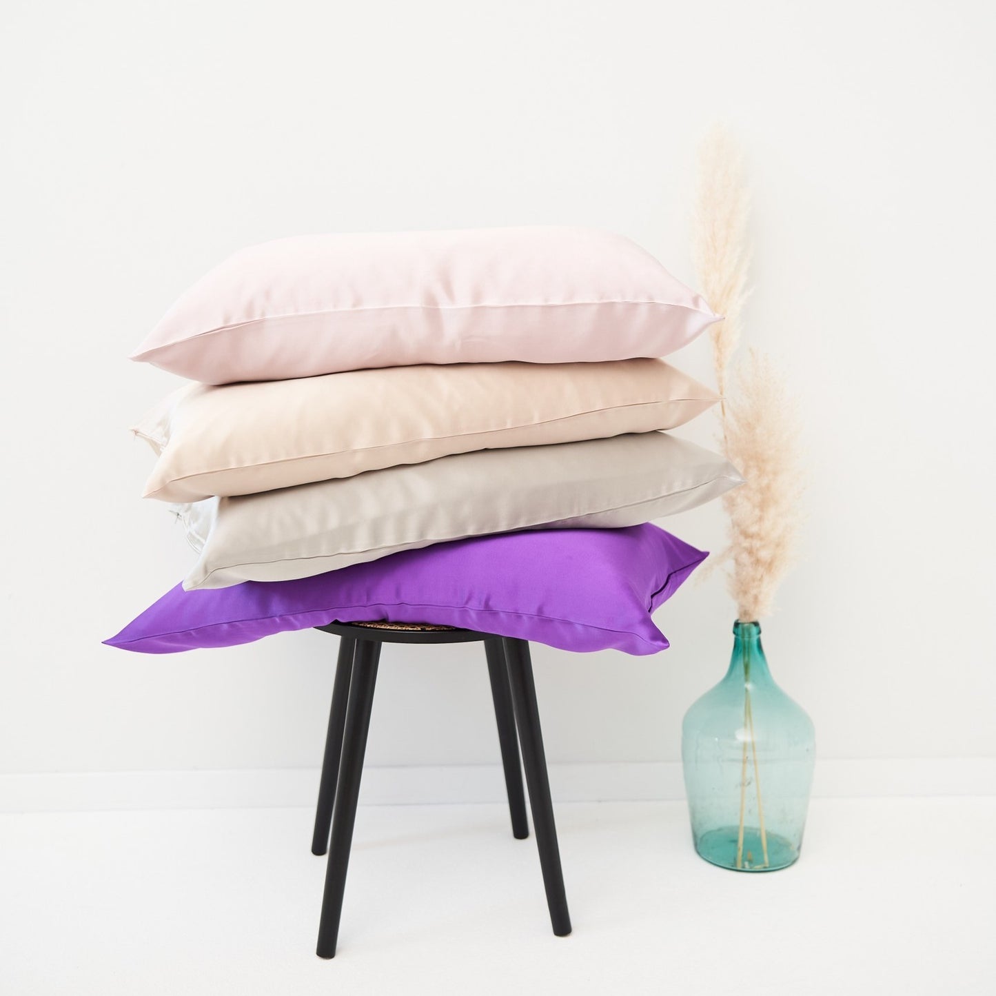 
                  
                    Silk pillowcase | PURPLE
                  
                
